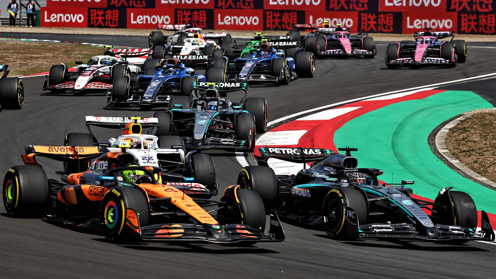 Preview Гран-при Китая: McLaren видит угрозу со стороны Mercedes в гонке Формулы-1