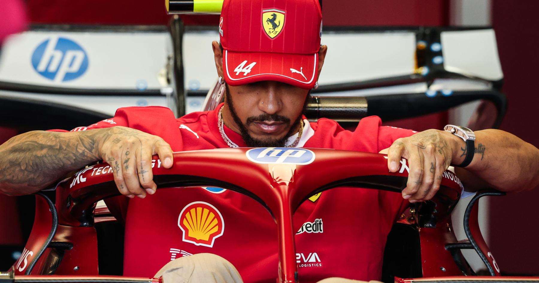 Preview Льюис Хэмилтон: Ferrari обнаружила проблему, из-за которой он уступает Леклеру