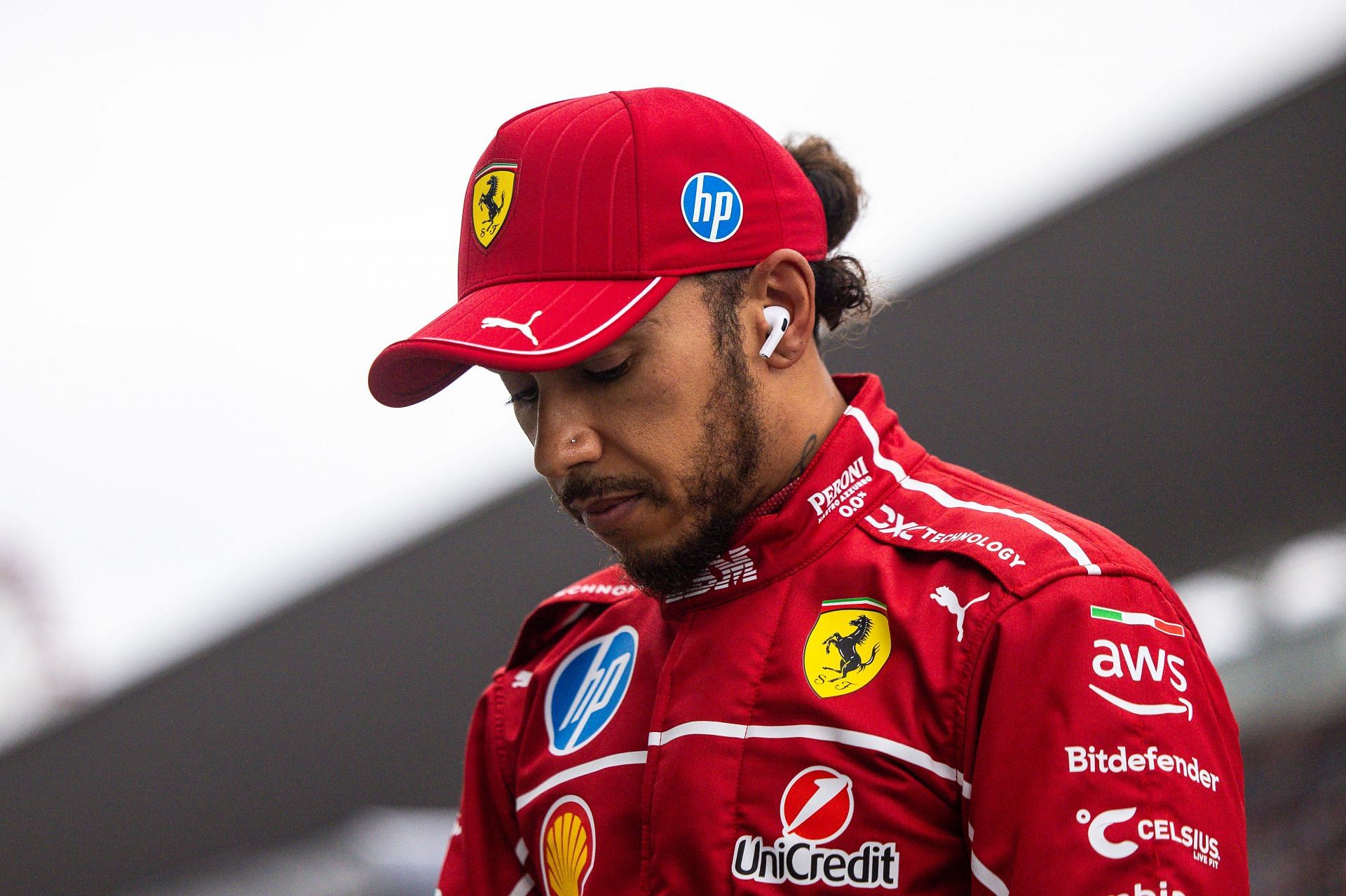 Preview Хэмилтон признает, что недостаточно хорош для Ferrari после квалификации в Бахрейне