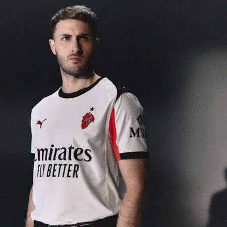 AC Milan и PUMA представили новую выездную форму на сезон 2025/26 с символом Дьяволенка – в презентации участвовал Кристиан Пулишич
