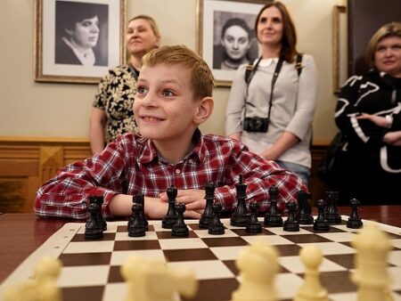 Когда доска оживает: праздник интеллекта и традиций в Центральном доме шахматиста