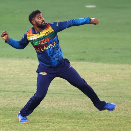 Бумеранг на поле: Как Ванинду Хасаранга преподал урок Абрару Ахмеду на Asia Cup 2025