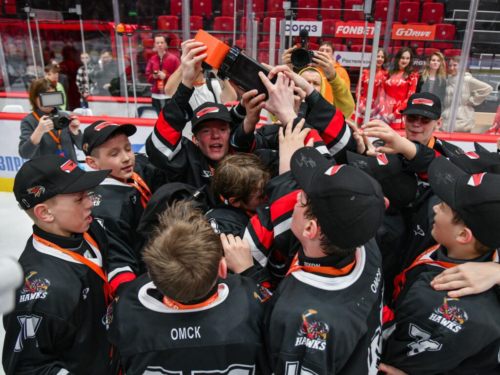 Preview Омские Ястребы в огне: Разгром «Адмирала» и кулачный «балет» вратарей на G-Drive Арене