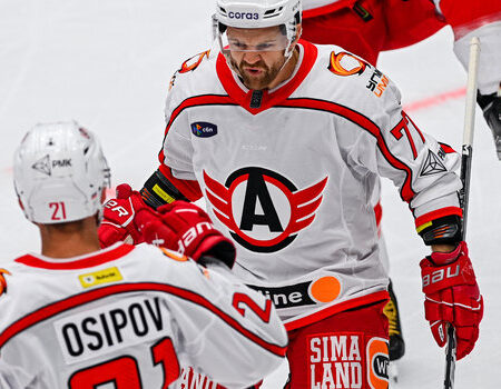 «Автомобилист» сломил «Нефтехимик» и вышел на третье место Востока