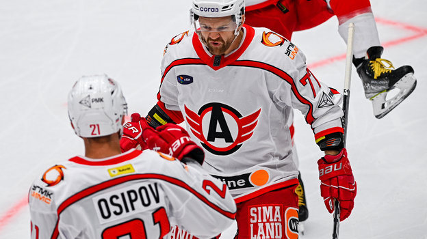 Preview «Автомобилист» сломил «Нефтехимик» и вышел на третье место Востока