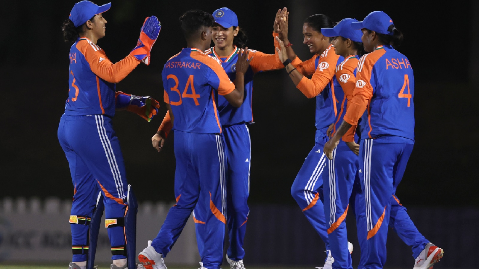 Preview Индийский Шторм в Премадасе: Как женская сборная по крикету одержала блестящую победу над Пакистаном