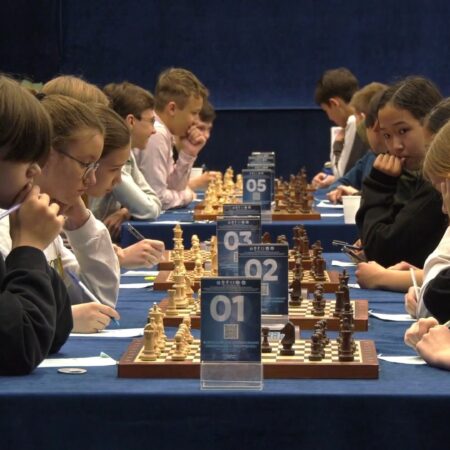 Золотой интеллект Заполярья: Как Ноябрьск объединил юных шахматистов с ПОДА со всей России