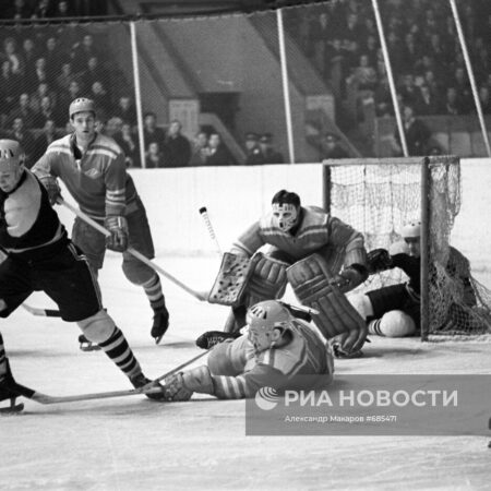 Второй чемпионат СССР по хоккею: Рождение Легенды в Эпоху Перемен