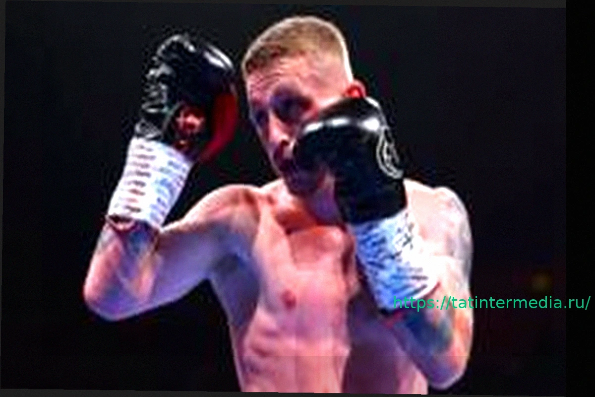 Preview Райан Гарнер следит за исходом поединка Какаче – Диккенс