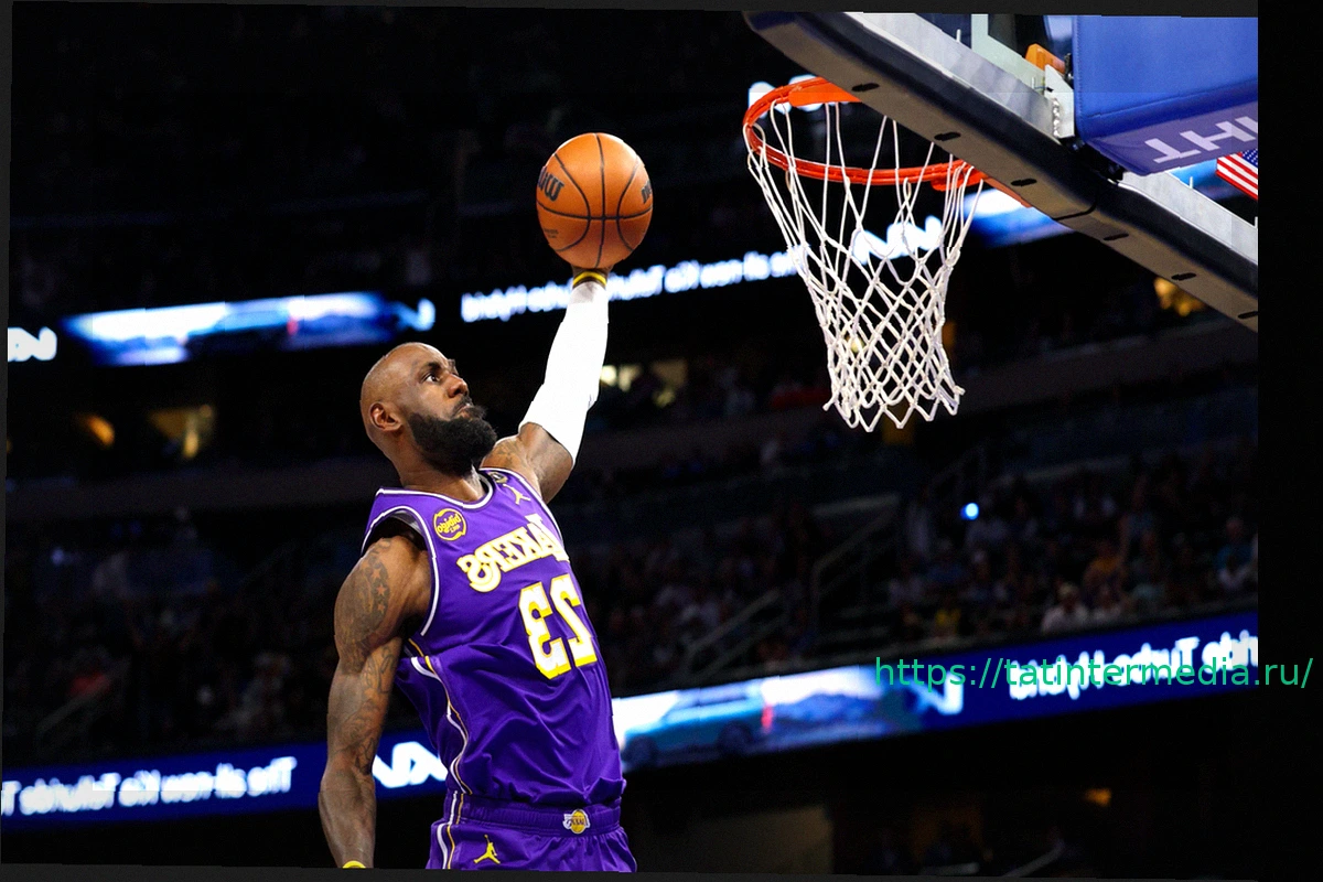 Preview Леброн Джеймс переосмысливает свою роль, становясь самым высококвалифицированным игроком поддержки в истории НБА