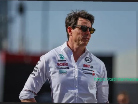 Мерседес: Вольфф признал, что при равных условиях Рассел опередил бы Кими