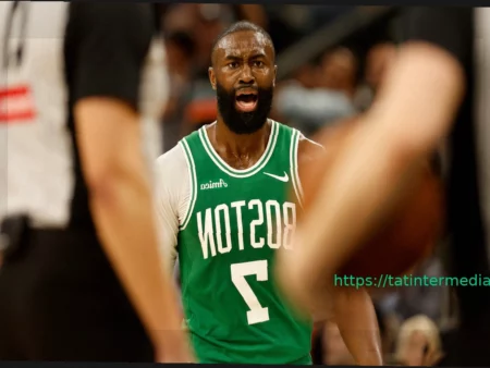 Джейлен Браун из «Селтикс» Критикует НБА за Поощрение «Провокации Фолов»: «Может быть, мне нужно чаще симулировать падения»