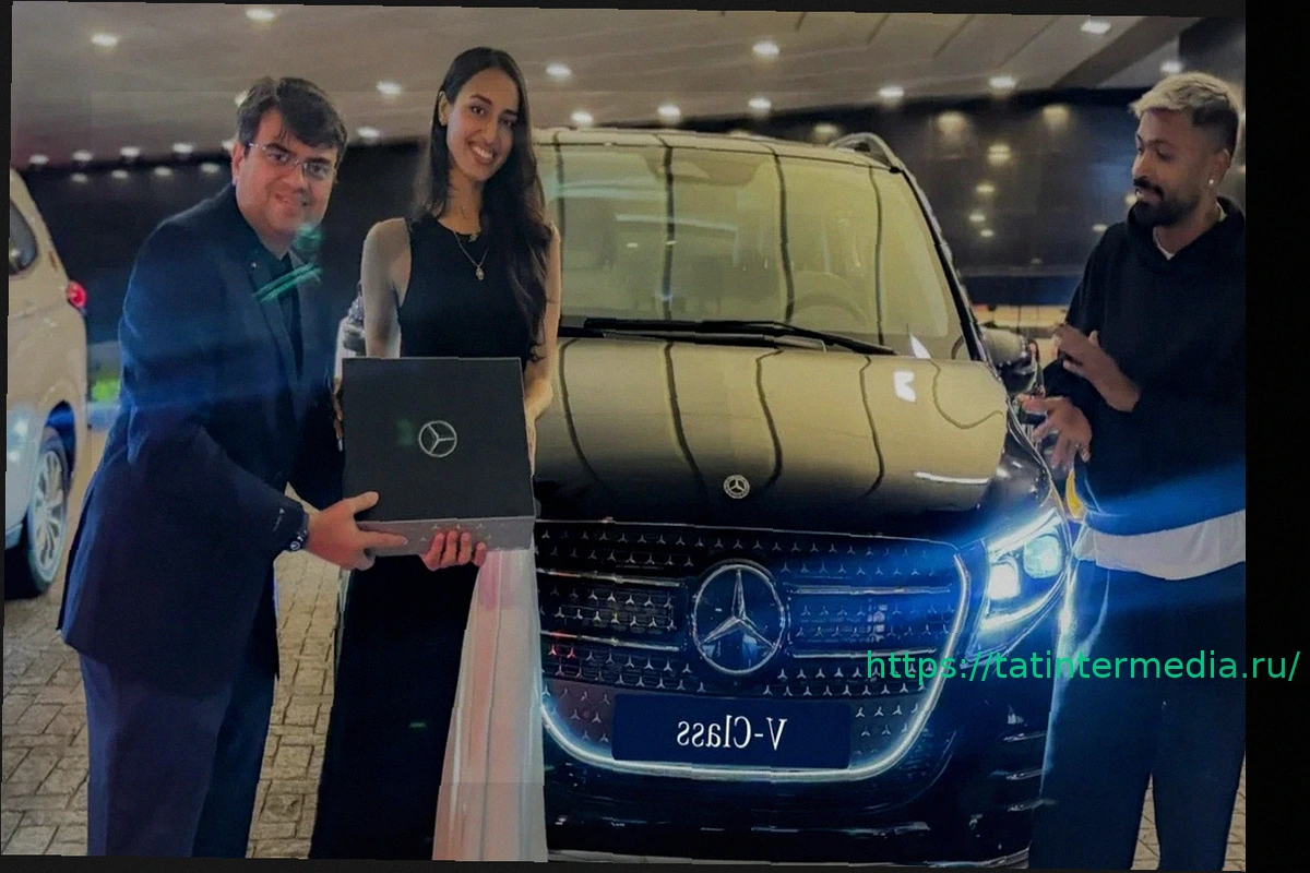 Preview Хардик Пандья подарил Махике Шарма роскошный Mercedes V-Class