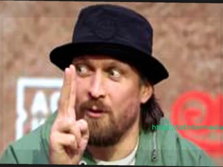 Александр Усик защищает свое решение провести бой с Верхувеном