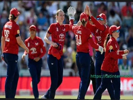 Сборная Англии по крикету на Чемпионат мира T20: Нат Скайвер-Брант — капитан, в команде 18-летний спиннер