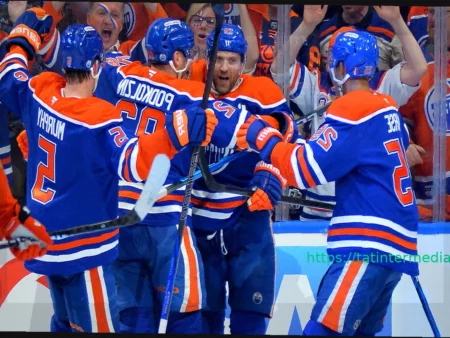 «Эдмонтон» одержал победу над «Анахаймом» в первом матче серии Кубка Стэнли, Подколзин отметился двумя передачами