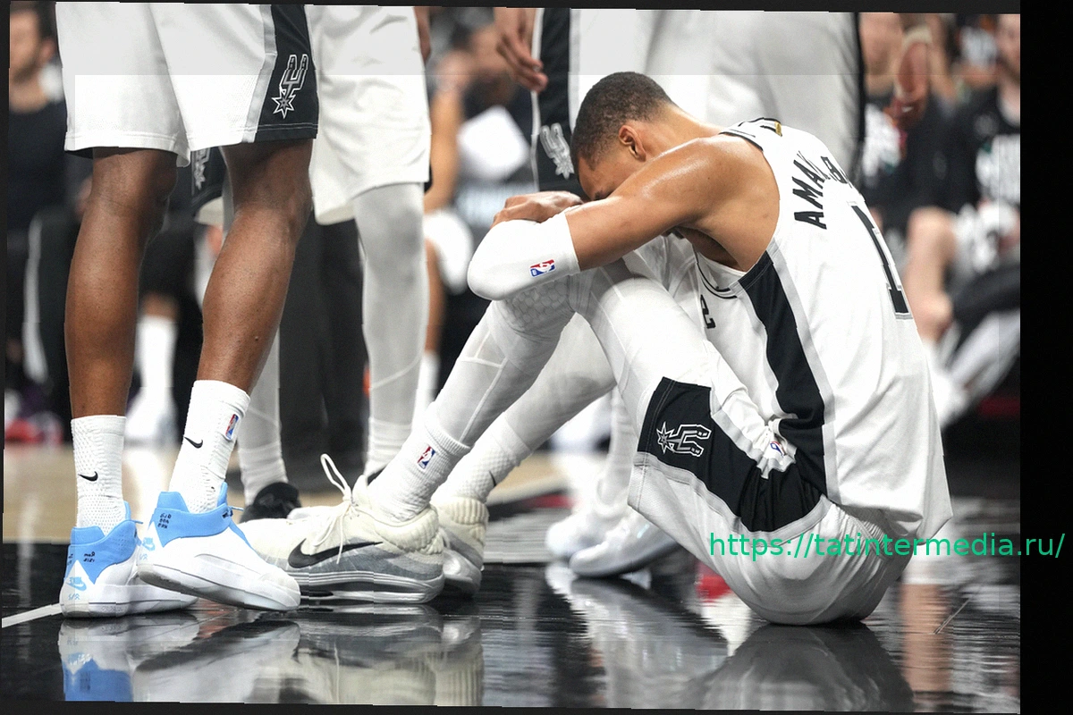 Preview Виктор Вембаньяма из «Шпор» покинул второй матч против «Блэйзерс» из-за протокола сотрясения мозга после падения
