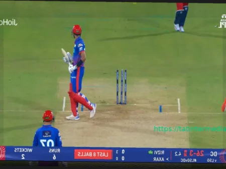 Аксар Патель выбит на «Золотой утке» Принцем Ядавом в матче LSG против DC IPL 2026