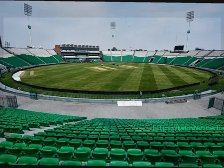 Владелец PSL объясняет пустые трибуны «глобальным миром» и намекает на IPL