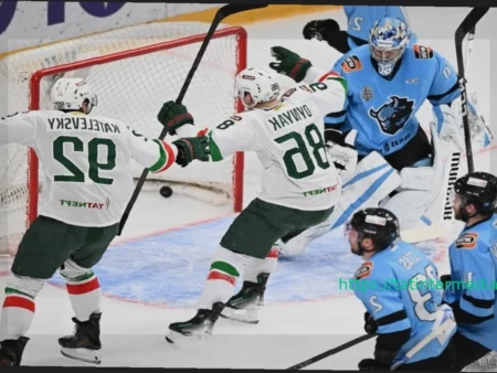 Две массовые драки на старте матча «Ак Барс» — «Динамо» Минск