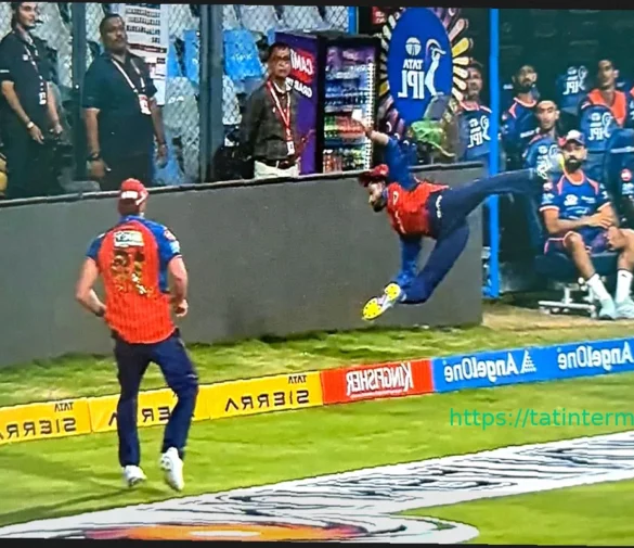 Шрейас Айер и Ксавьер Бартлетт: Потрясающий командный кэтч против Хардика Пандьи