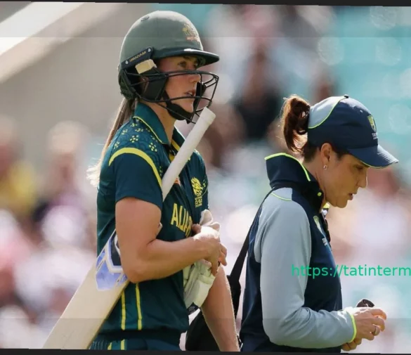 Эллис Перри получила травму и покинула поле в полуфинале Женского T20 World Cup